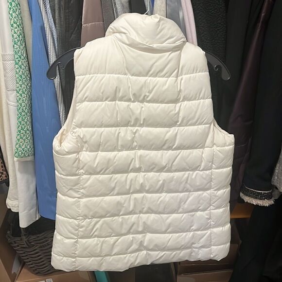 Banana Republic white puffer vest sz XS - Picture 3 of 3
